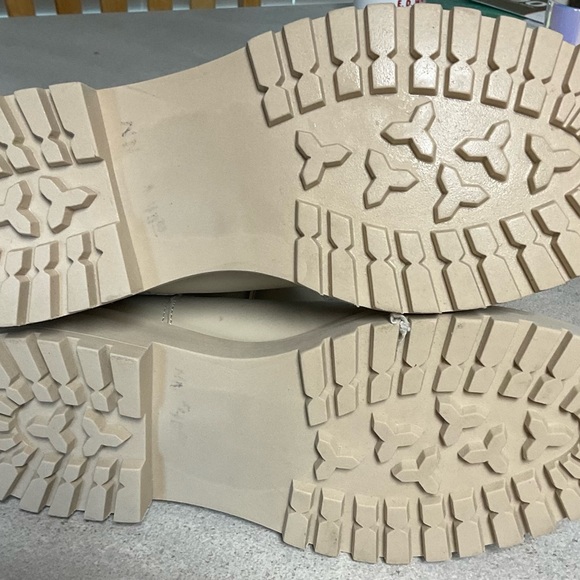 NWOB REISS Thea Chelsea Boots in Soft Camel Size 6 - Picture 6 of 7